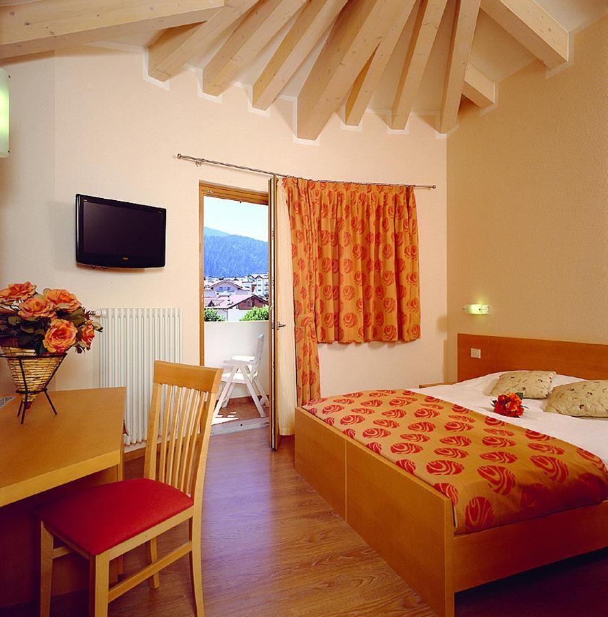 Hotel De La Ville Andalo Esterno foto